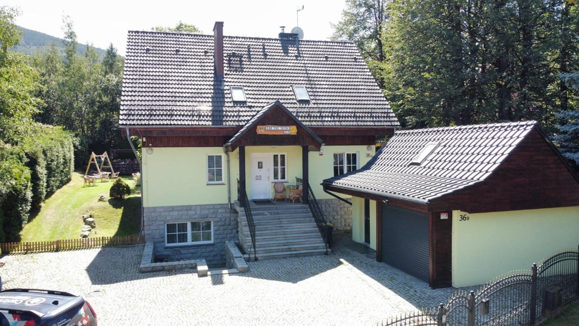 Dom Pod Sosna Bed & Breakfast *